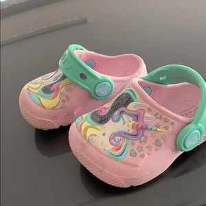 Size 4 (toddler) unicorn crocs